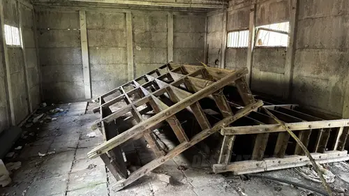 Brama pałacowa z piekarnią i stajnią - zdjęcie 9/31