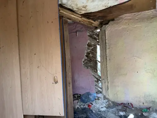 Dwa opuszczone domki - zdjęcie 9/17