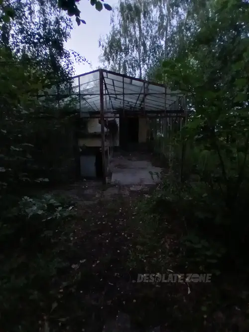 Dom ze szklarniami - photo 1/12