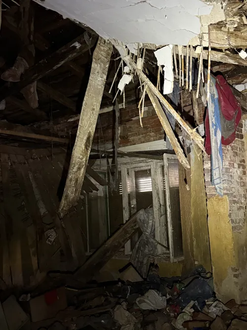 Opuszczony dom - zdjęcie 3/9