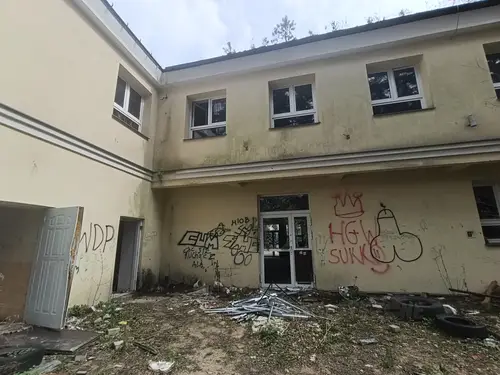 Opuszczony hotel Black Tower - zdjęcie 2/23