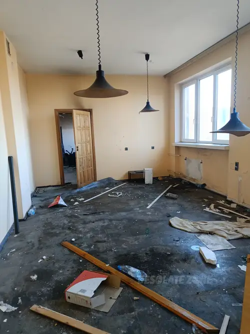 Opuszczone biuro - zdjęcie 8/21