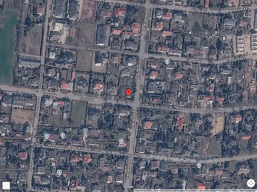 Dom z odpadającym tynkiem - zdjęcie 1/1 - Google Satellite