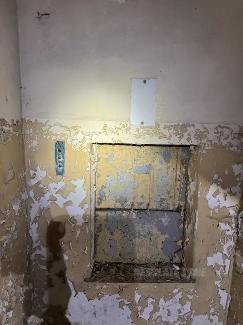 Opuszczone pomieszczenie techniczne sanatarium - zdjęcie 5/10