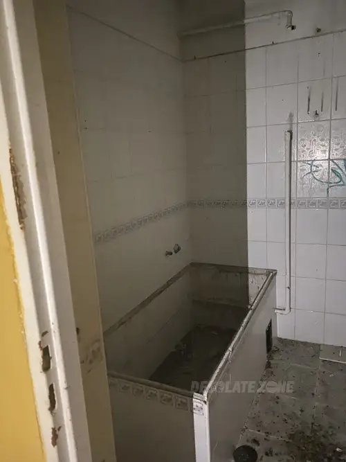 Opuszczone dwa budynki