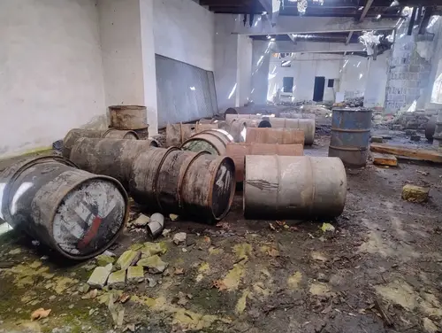 Opuszczony budynek - zdjęcie 3/6