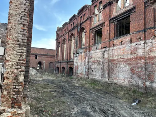 Ogromna fabryka włókiennicza