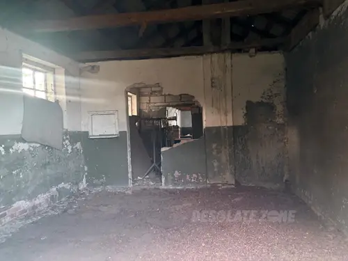 Opuszczona zabytkowa remiza OSP - photo 8/10