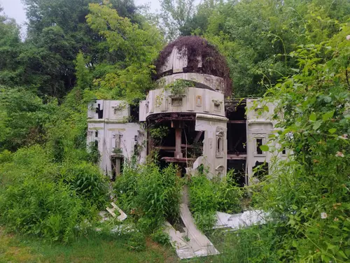 Opuszczony Park Miniatur Sakralnych Złota Góra w Częstochowie - photo 21/47