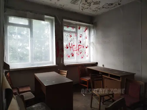Opuszczony budynek biurowy - photo 22/50