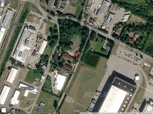 Opuszczony dom i budynki gospodarcze - photo 1/1 - Google Satellite