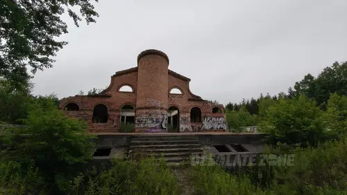 Opuszczona willa-kasyno, Sulejówek - photo 3/28