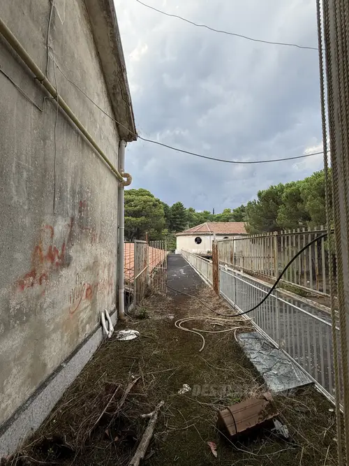 Opuszczony szpital - zdjęcie 10/15