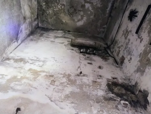 Opuszczone budynki pkp - zdjęcie 2/8