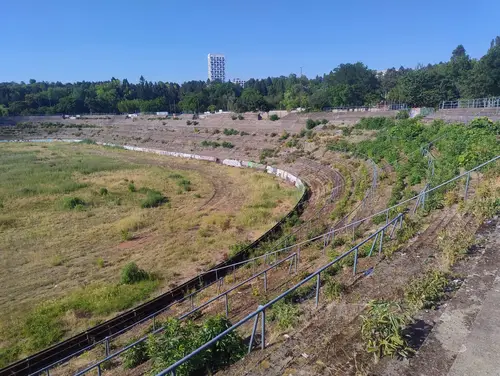 Opuszczony stadion - zdjęcie 14/18