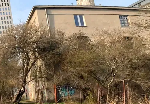 Opuszczona kamienica - zdjęcie 2/5