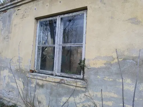 Opuszczone hale i piwnice - zdjęcie 2/12