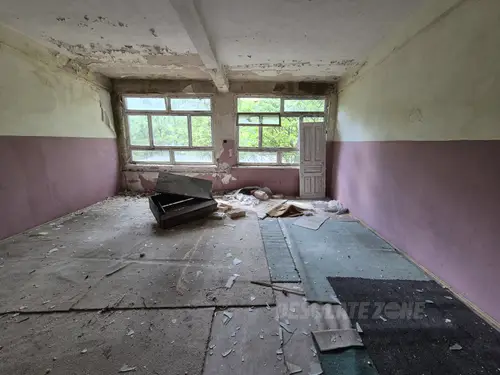 Opuszczony ośrodek "Villa Rosa" - photo 8/94