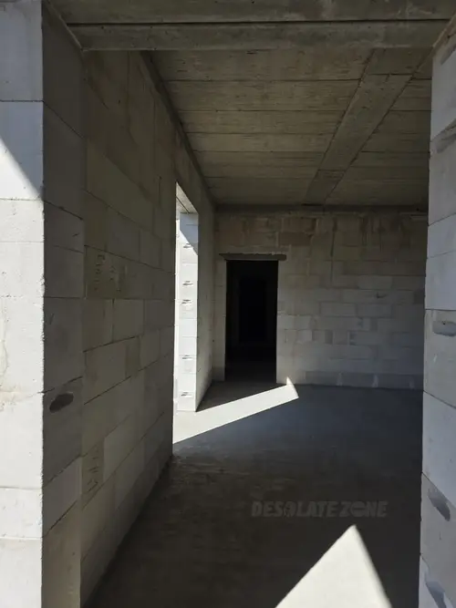 Niedokończony dom - zdjęcie 24/30