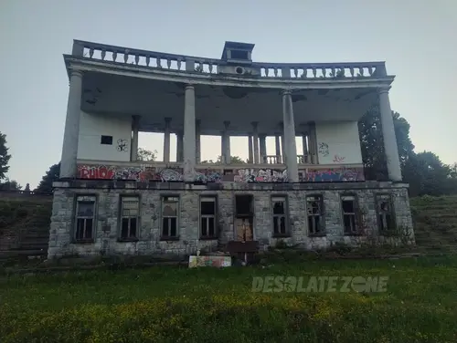 Opuszczony stadion - zdjęcie 6/16
