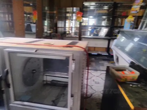 Opuszczony sklep spożywczy - zdjęcie 2/10