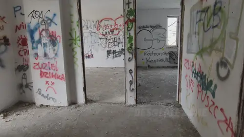 Opuszczony niedokończony dom