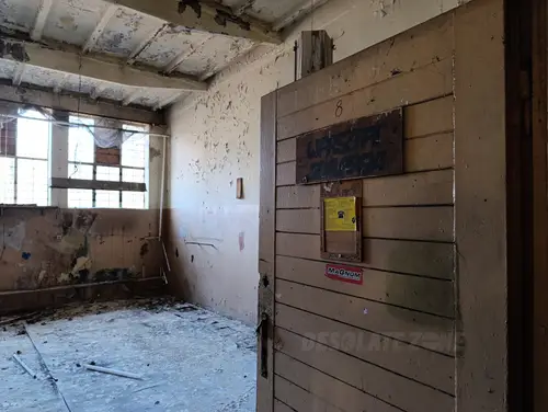 Opuszczony budynek szpitala - photo 21/40