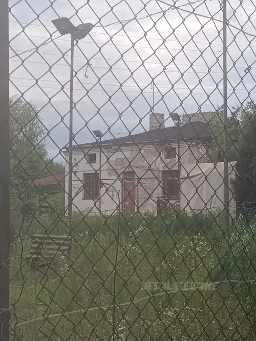 Opuszczona szkoła tenisa - zdjęcie 2/6