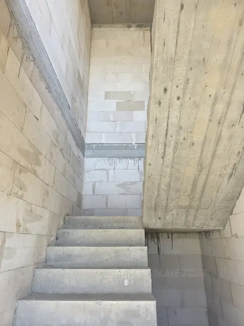 Niedokończony dom - zdjęcie 28/30