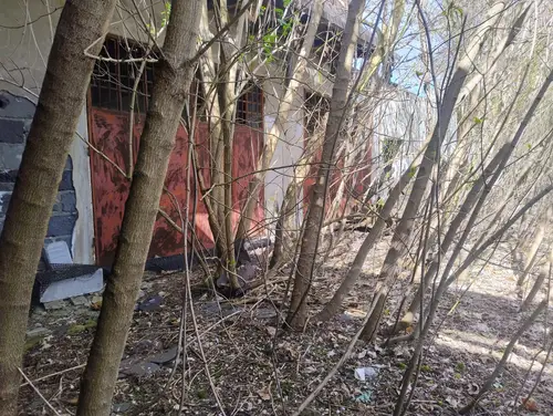 Opuszczony budynek - zdjęcie 1/6