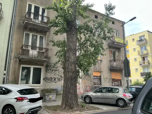 Opuszczona kamienica - zdjęcie 2/4