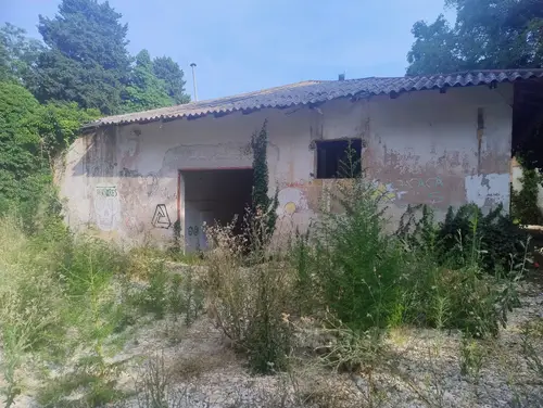 Opuszczone budynki bazy marynarki wojennej Katarina - photo 1/12