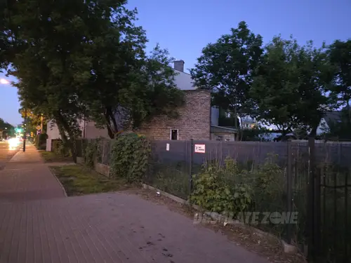 Mniejszy budynek - photo 1/1