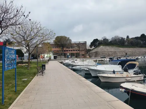 Opuszczone skrzydło hali sportowej Zadar - zdjęcie 2/4