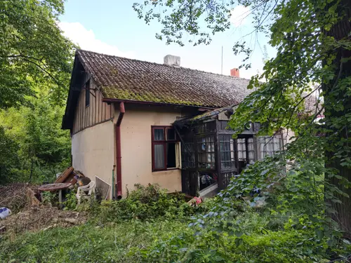 Opuszczony dom z bronią - zdjęcie 33/69