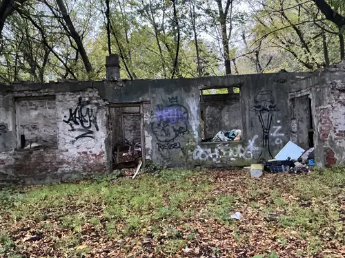 Opuszczony Malutki Domek - photo 1/2