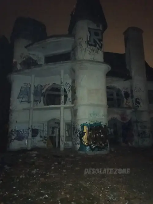 Opuszczona Willa w Wieliczce - photo 1/54