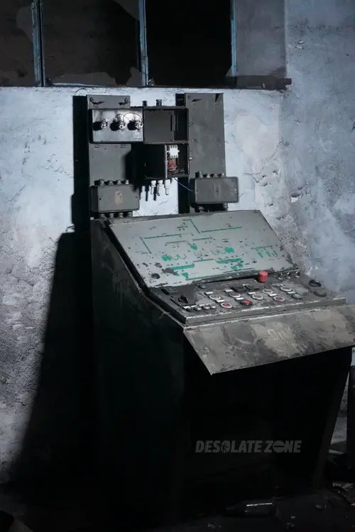 Opuszczona Fabryka Maszyn Elektrycznych Indukta S.A. - zdjęcie 25/69