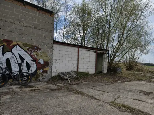 Opuszczony niedokończony dom z halą., Rzgów - photo 5/23
