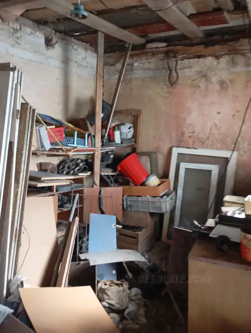 Opuszony pałacyk - zdjęcie 8/9