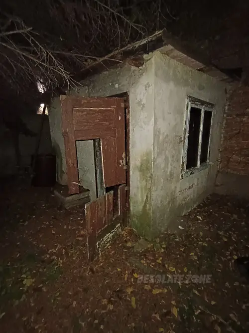 Opuszczona Komórka i podwórko. - zdjęcie 1/3