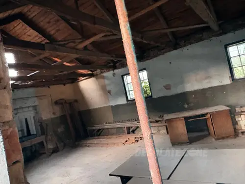 Opuszczona zabytkowa remiza OSP - photo 6/10