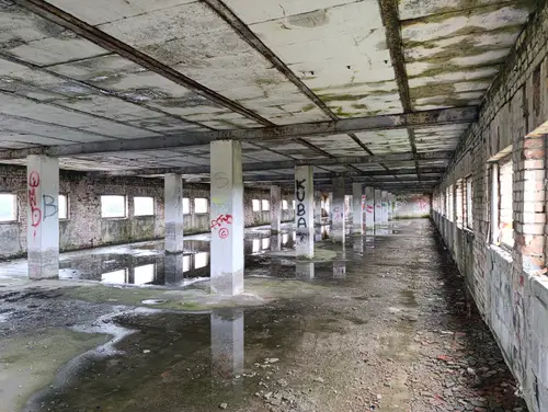 Opuszczone budynki po dawnych koszarach wojskowych, Borne Sulinowo - photo 27/40