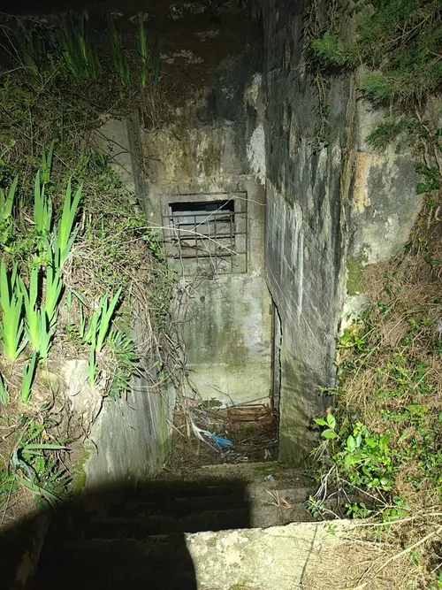 Bunkier C-30 na wzgórzu Cubrijan - zdjęcie 3/12