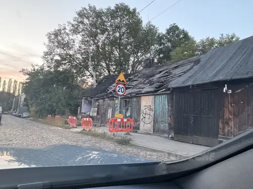 Opuszczona pabianicka rudera - zdjęcie 1/3
