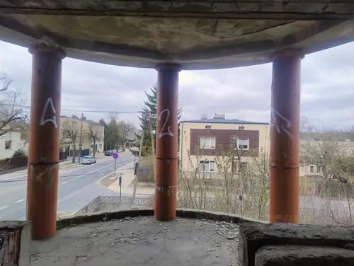 Opuszczona willa na Rokiciu - zdjęcie 8/22