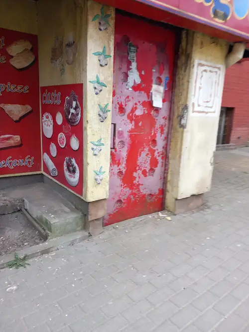 Opuszczona cukiernia jagódka - photo 1/4