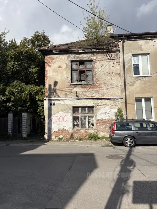 opuszczona kamienica przy tauron arenie - zdjęcie 11/12