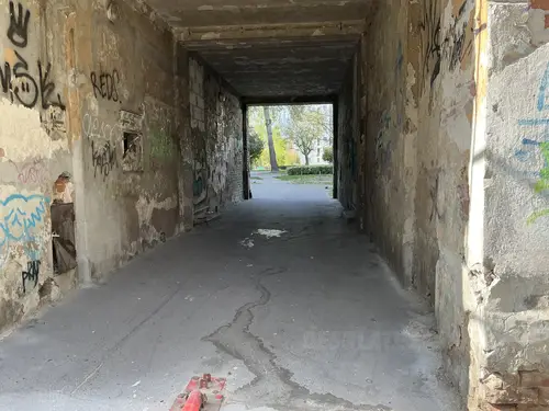 Opuszczona kamienica - zdjęcie 2/4