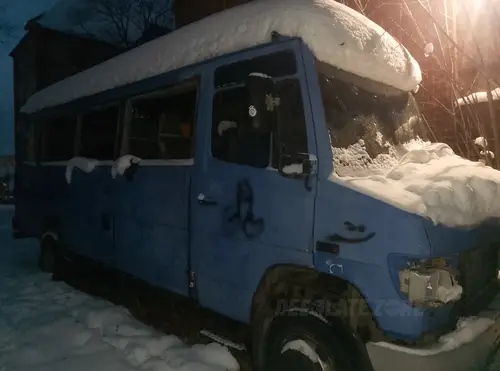 Stary porzucony bus - photo 7/8